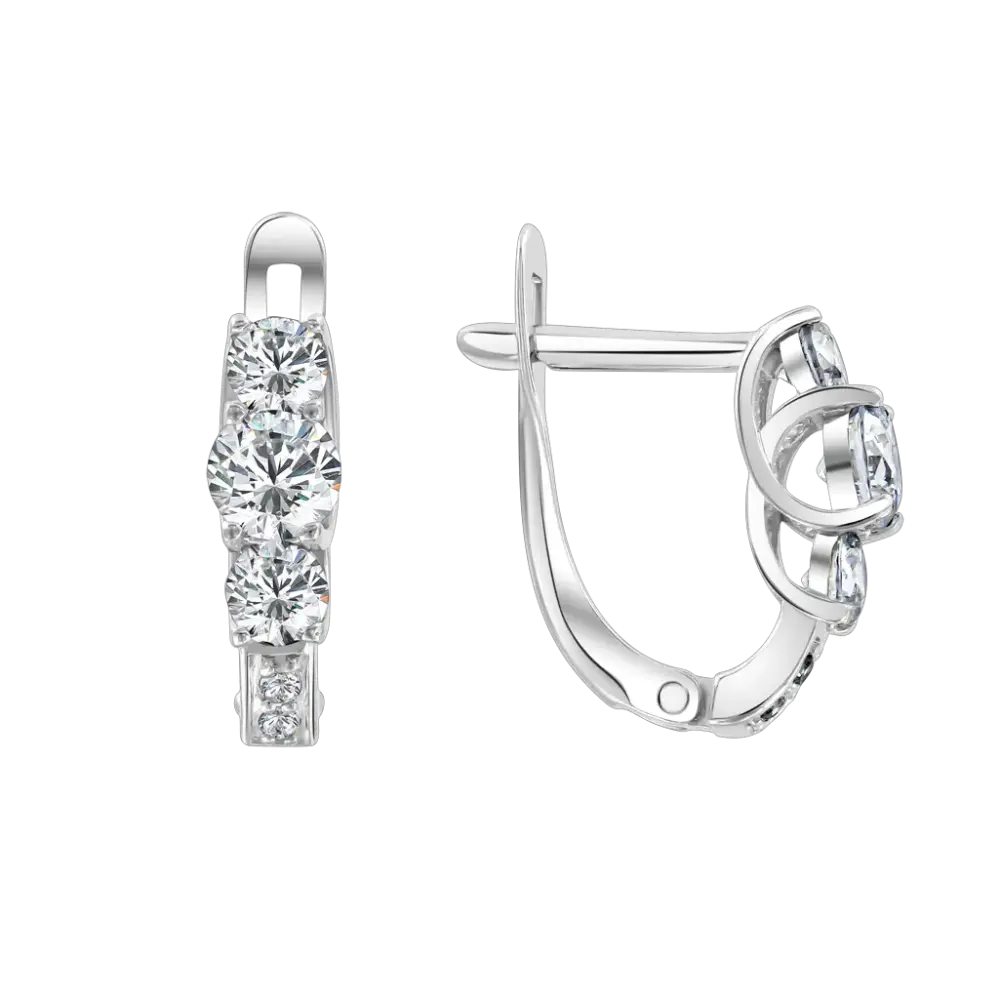 Artikelbild 1 des Artikels “Ohrringe „Drei Steine“ aus 585 Weißgold mit Zirkonia und Swarovski-Kristallen “
