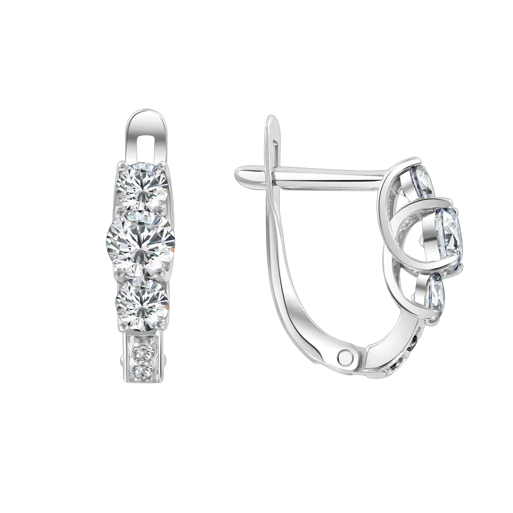 Artikelbild 1 des Artikels “Ohrringe „Drei Steine“ aus 585 Weißgold mit Zirkonia und Swarovski-Kristallen “