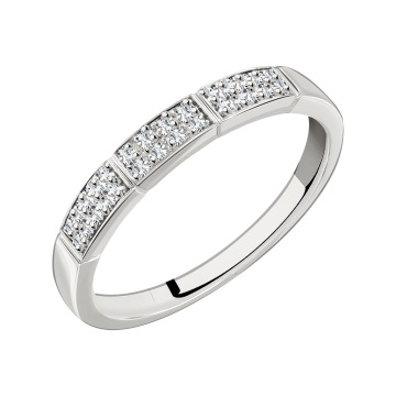Silver ring with zirconia 