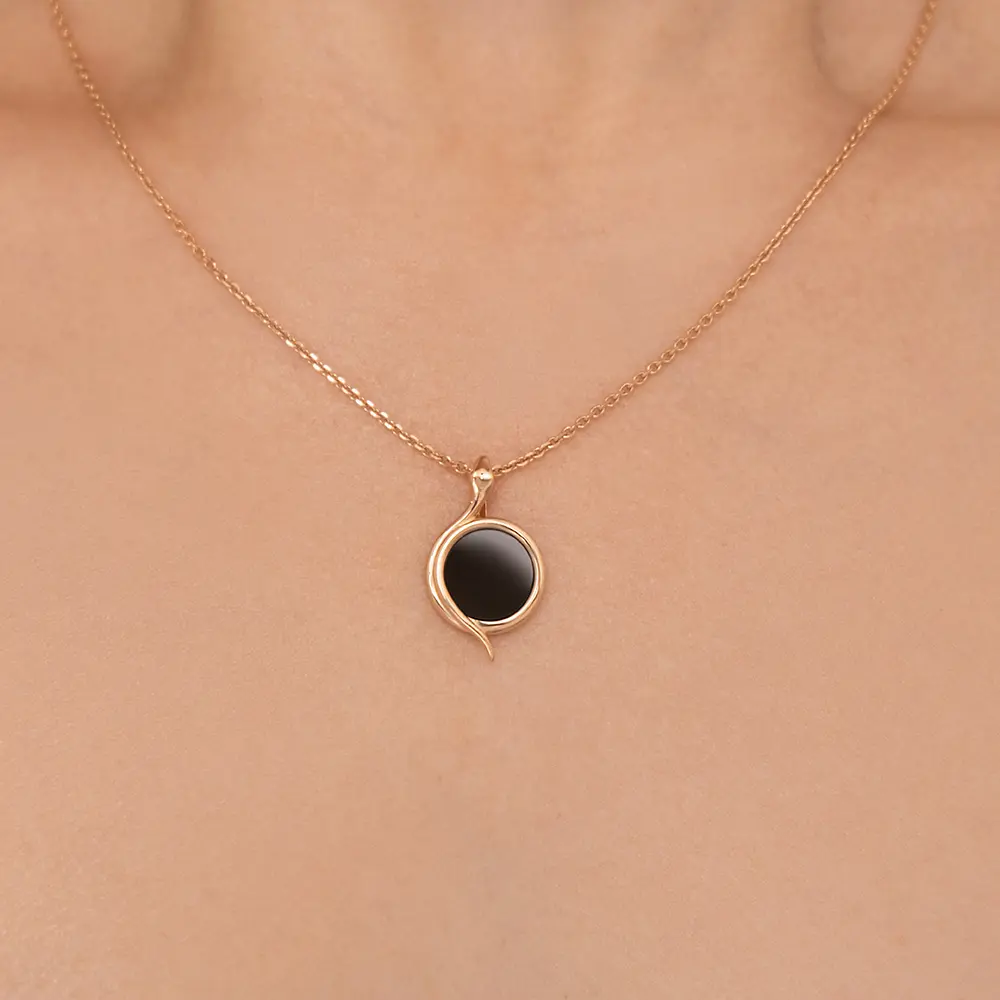 Product image 2 of the product “Pendant “Round with Sweep” in 585 Rose Gold with Onyx ”