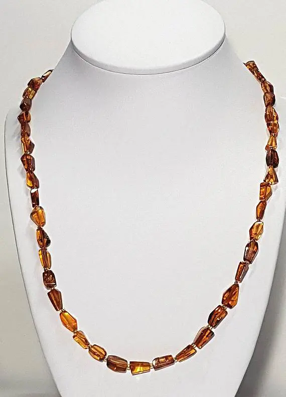 Product image 3 of the product “Chain “Cognac Chips” with Amber ”